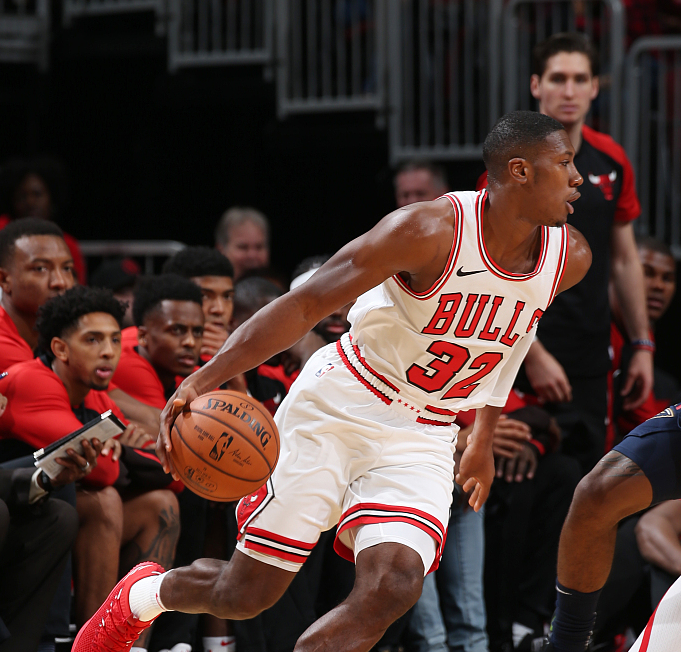 包含冲刺阶段欧篮联传出新动向，芝加哥公牛防线松动，管理层表态：悬念犹存，高层口径保持一致的词条-开云体育官网